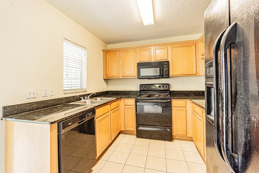 Building Photo - 3421 Dragon View Ct