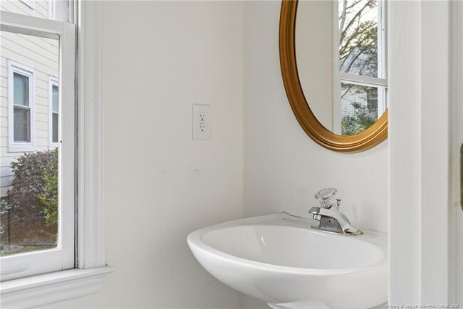 Building Photo - 114 Covewood Ct