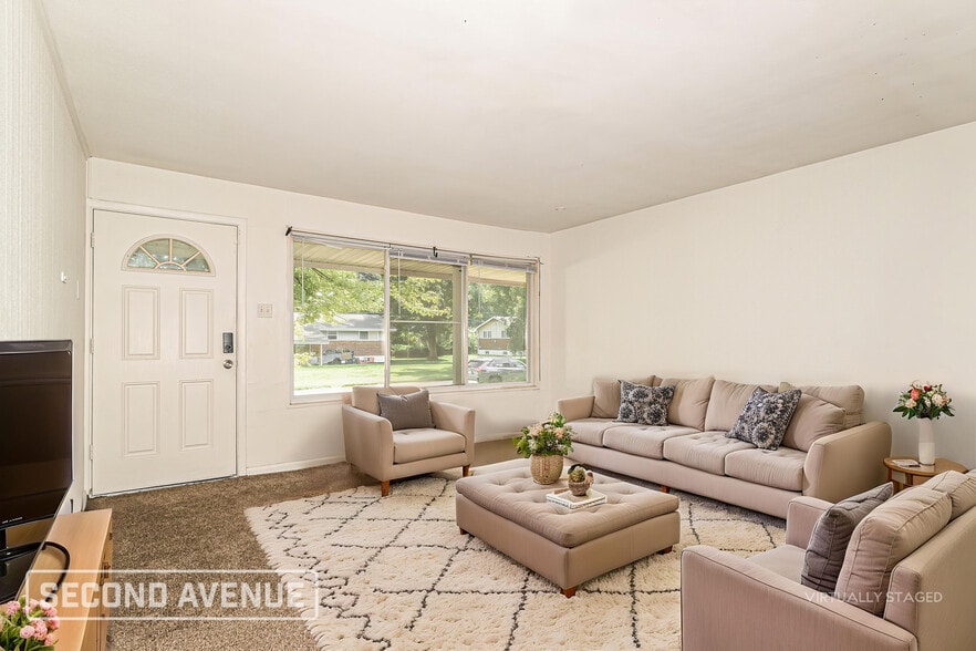 Building Photo - 9743 Edgefield Dr