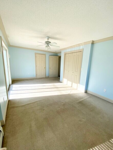 Building Photo - 178 Main St