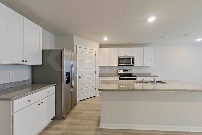 Building Photo - 412 Monarch Ln