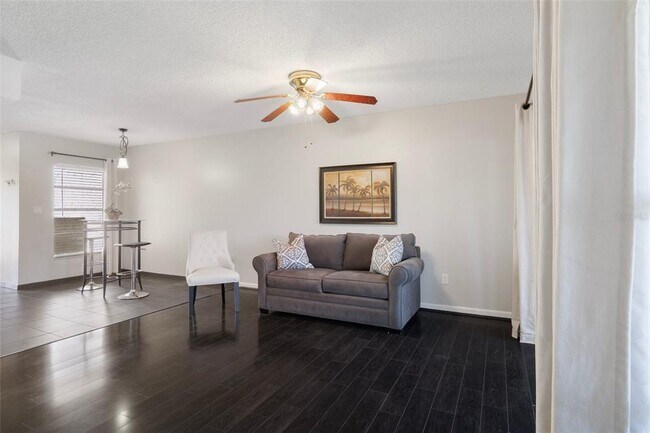 Building Photo - 2595 Cyprus Dr