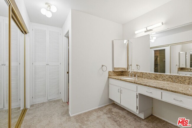 Building Photo - 7777 W 91st St
