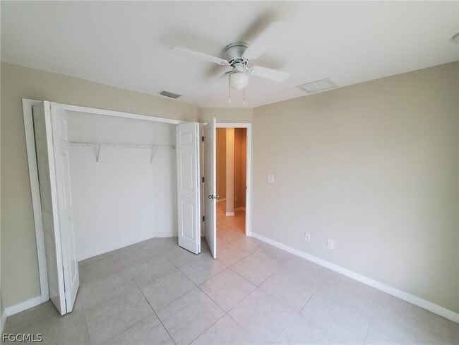 Building Photo - 4701 SE 4th Pl