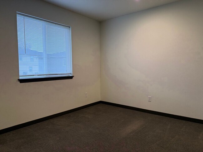 Building Photo - 215 N 76th Ave