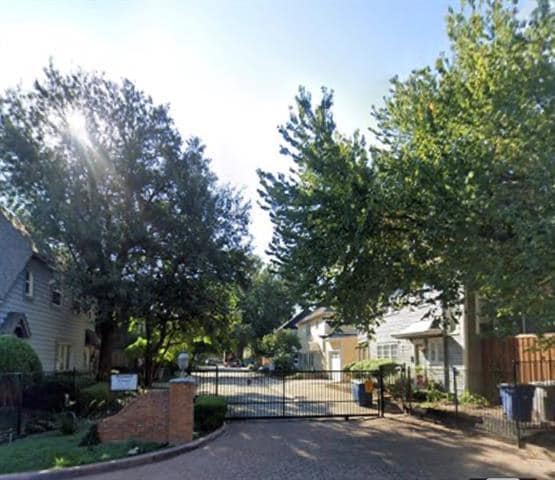 Building Photo - 4039 Roswell St