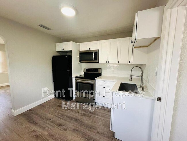 Building Photo - 4801 10th Ave S