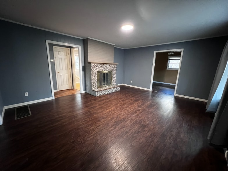 Building Photo - 157 N Redtown Rd