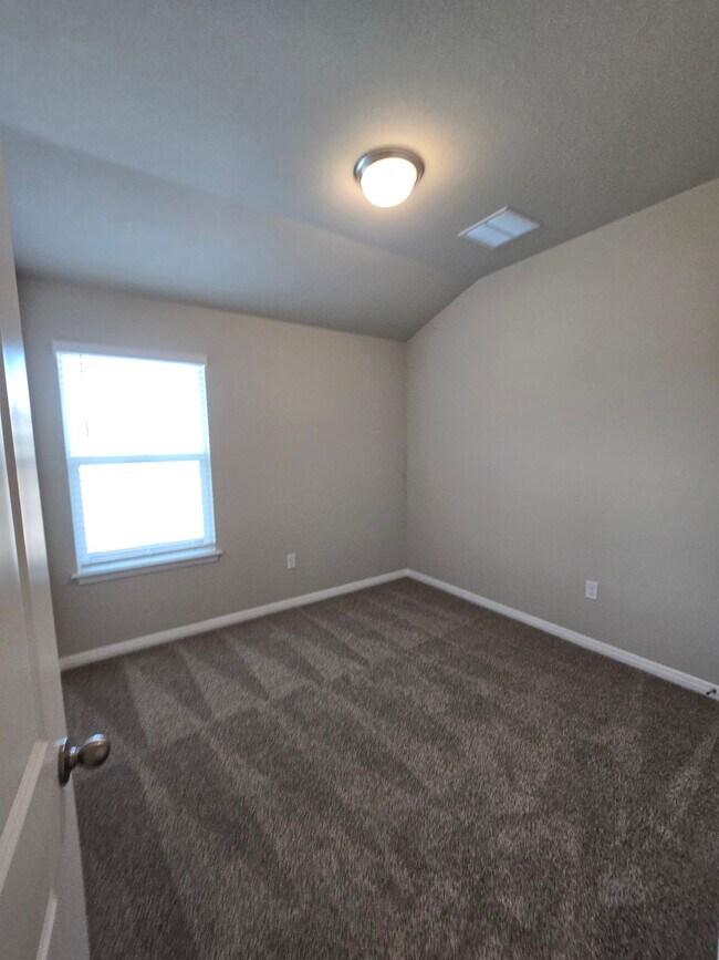 Building Photo - 5100 Stockton Ln