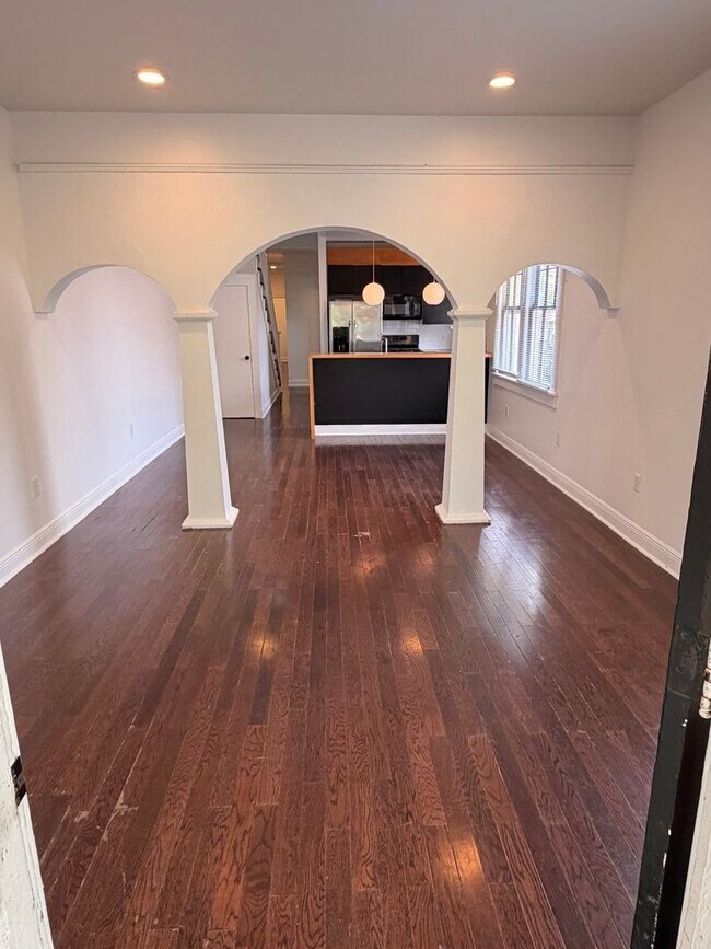 Building Photo - 1233-1237 Poland Avenue