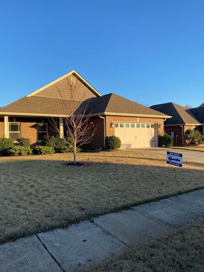 Building Photo - Madison City Schools with a Fenced Yard