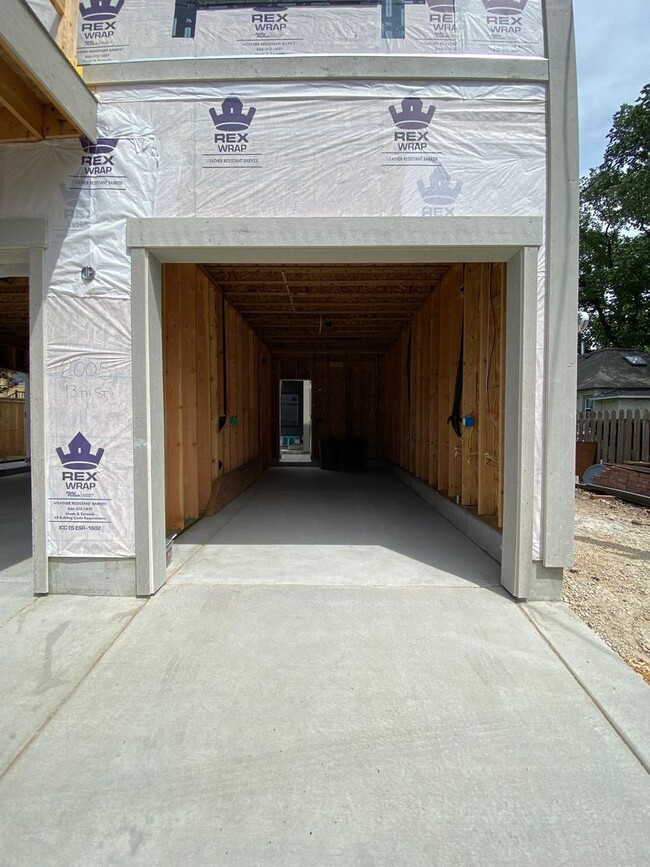 Building Photo - 13THTOWNHOME