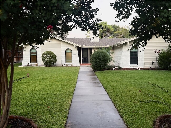 Primary Photo - 2906 Whitemarsh Cir
