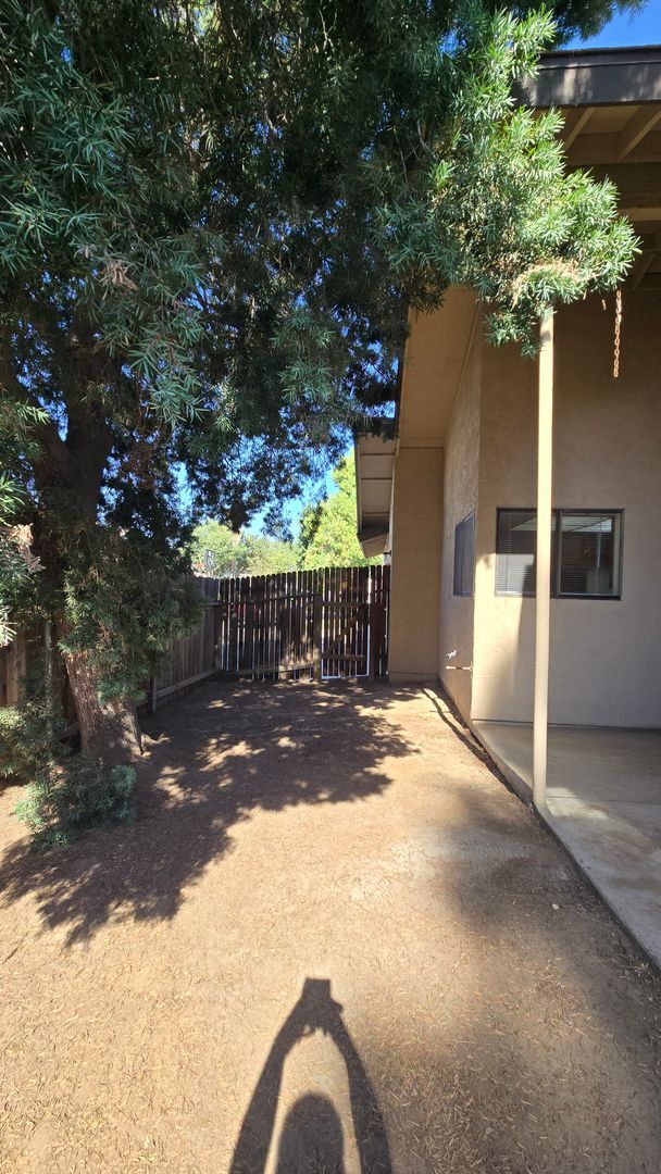 Building Photo - 817 Quail Ln