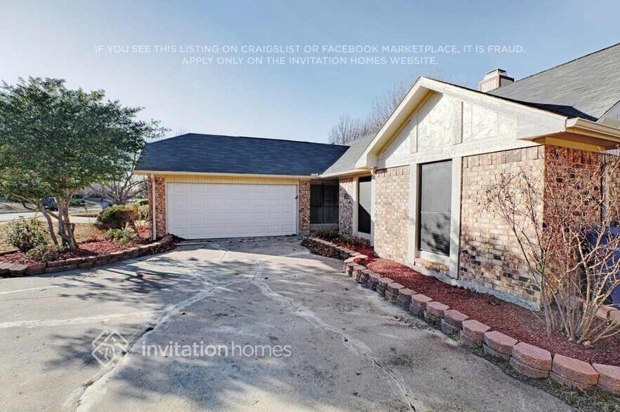 Building Photo - 1717 Brighton Dr