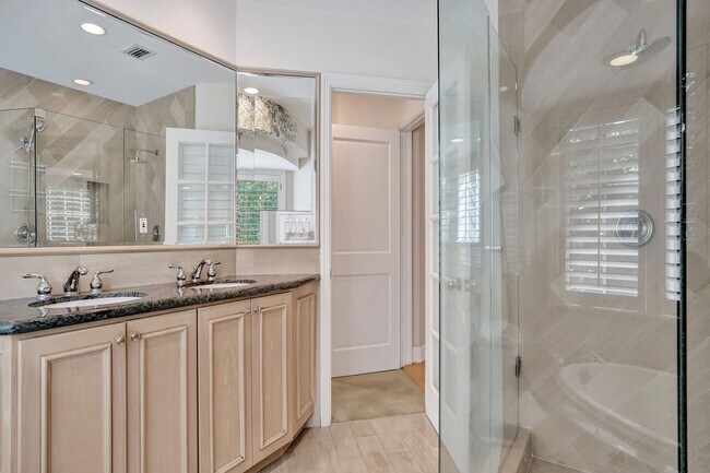 Building Photo - 7 Saranac Rd