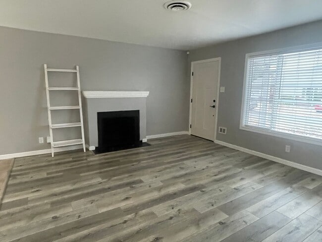 Building Photo - Bright, Updated Home with Garage, Laundry, and Private Yard