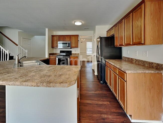 Building Photo - 233 Worcester Ln