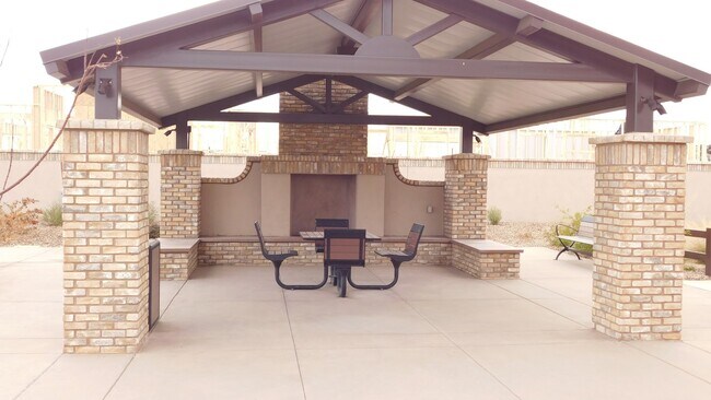 Building Photo - Beautiful home with generation suite in gated community