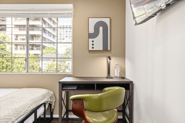 Building Photo - 10777 Ashton Ave