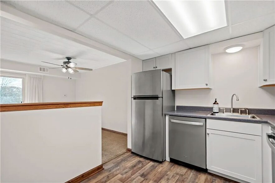 Building Photo - 603 Calais Dr