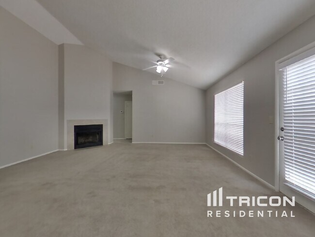 Building Photo - 9607 N 88th Dr