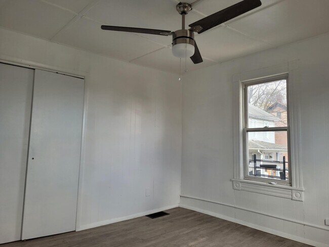 Building Photo - 366 North St