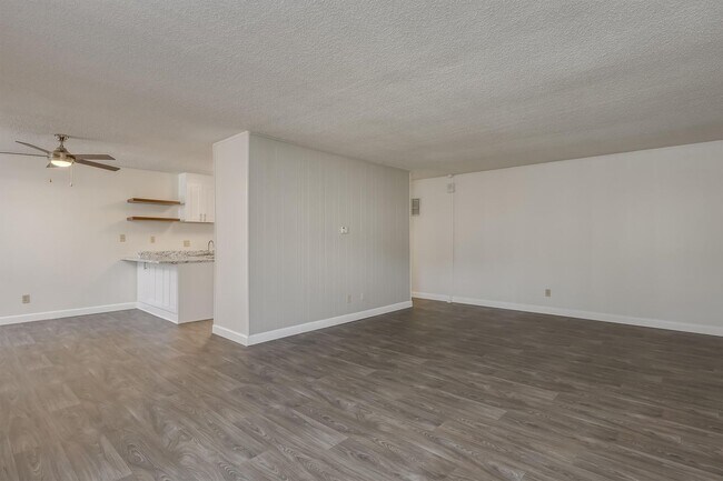 Building Photo - Dorchester Apartments | Spacious 1 & 2 Bedroom Apartments Near SDSU