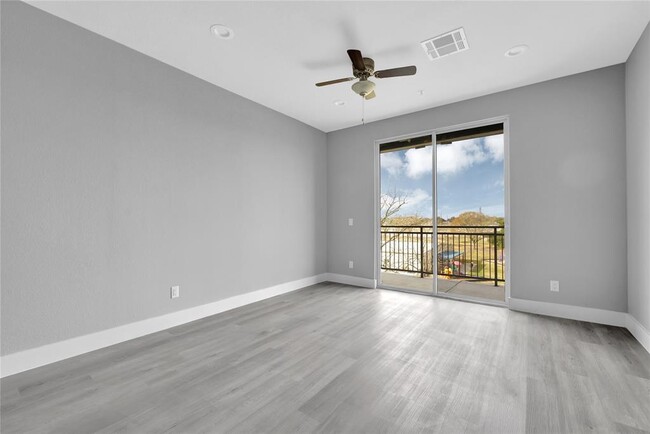 Building Photo - 1100 Hwy 90 W