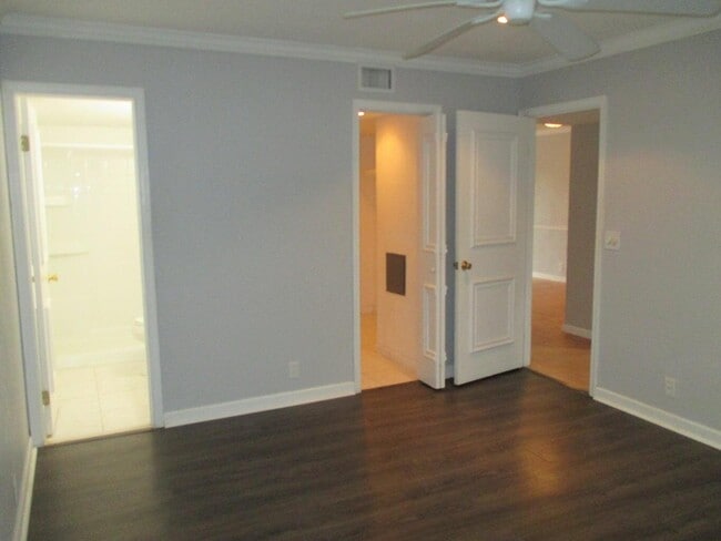 Building Photo - 154 Lake Meryl Dr