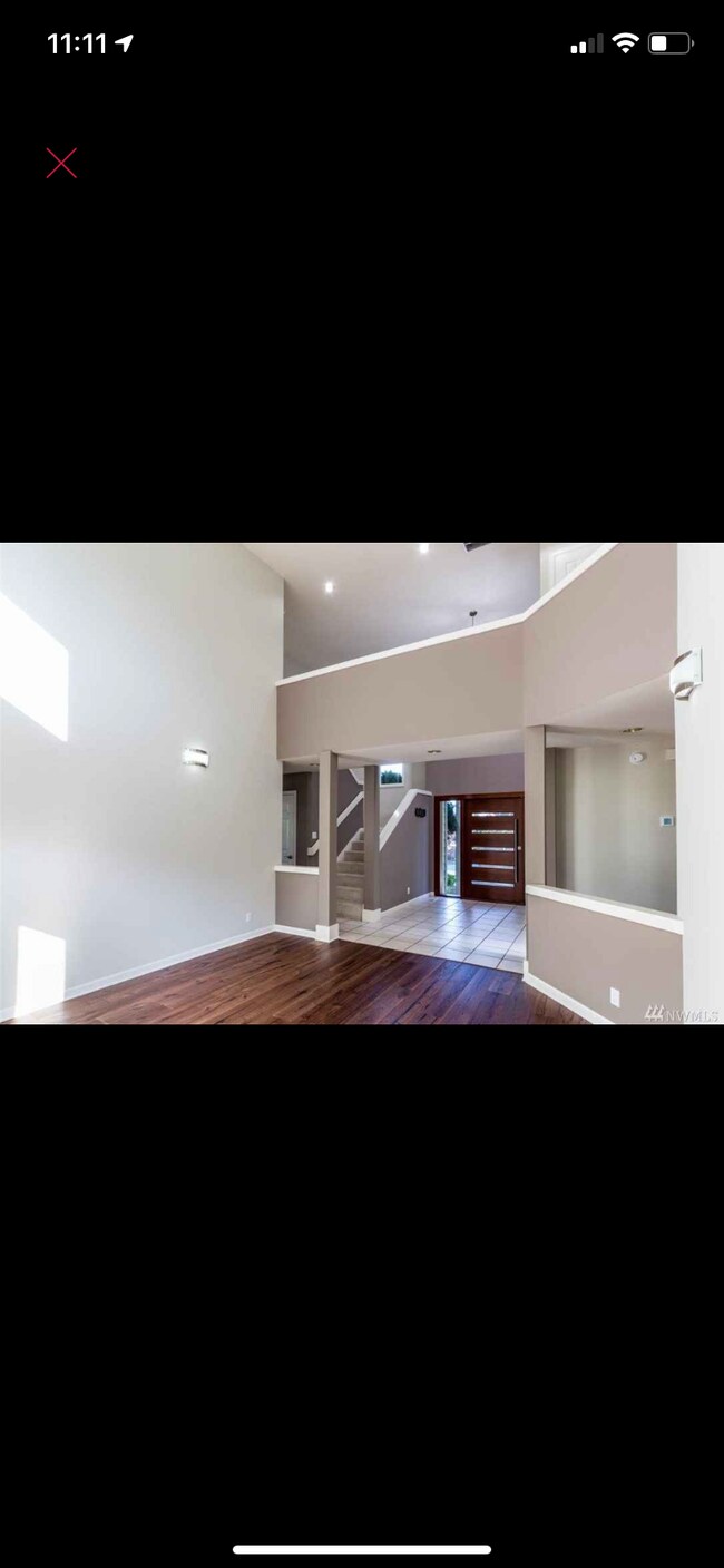 Building Photo - 180 Greenview Ln