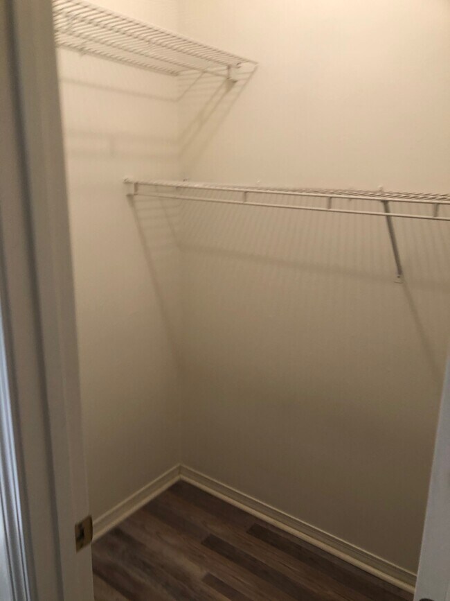 Building Photo - 300 Fischer Ln