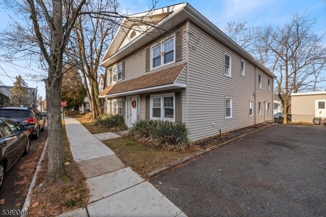 Building Photo - 21 Personette St