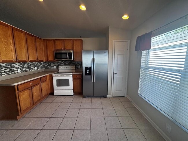 Building Photo - 495 Painted Leaf Dr