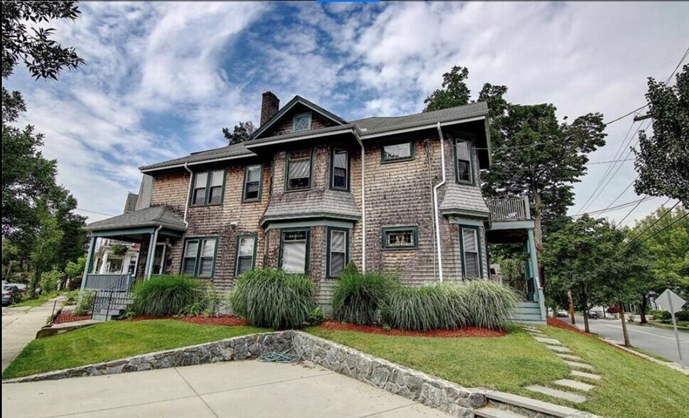 2 off-street parking spots - 173 Rochambeau Ave