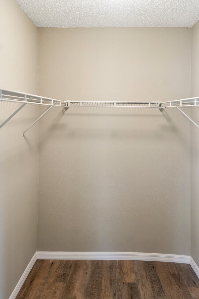 Building Photo - 1117 Peregrine St