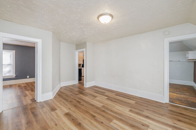 Building Photo - 35 W 14th Ave