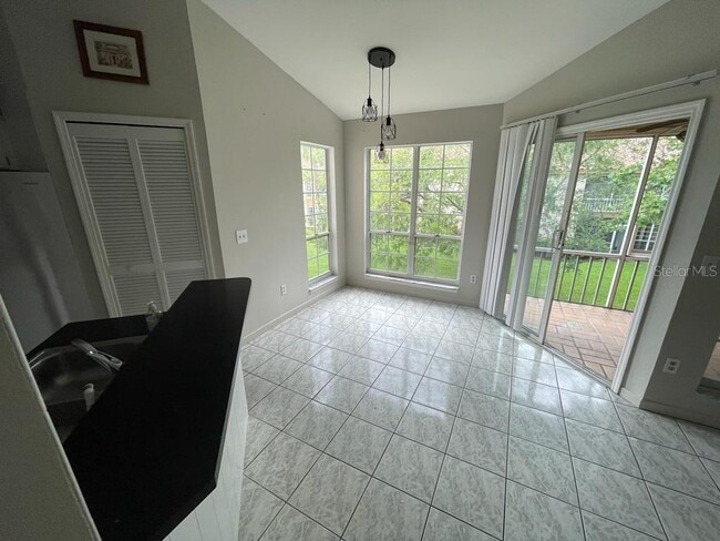 Building Photo - 4692 Sussex Terrace