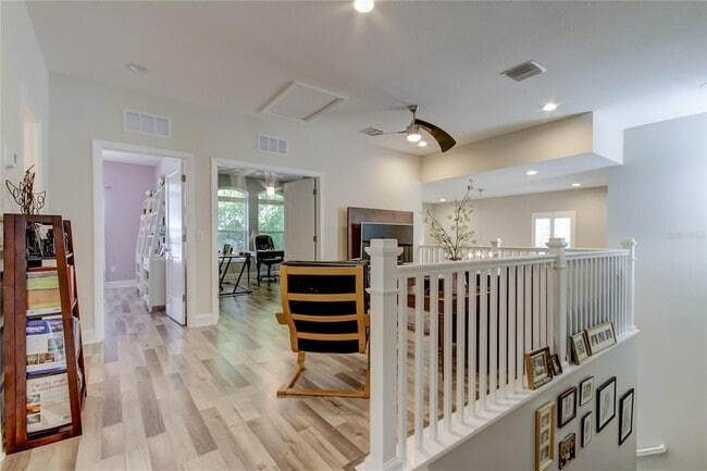 Building Photo - 426 Birdsong Ln