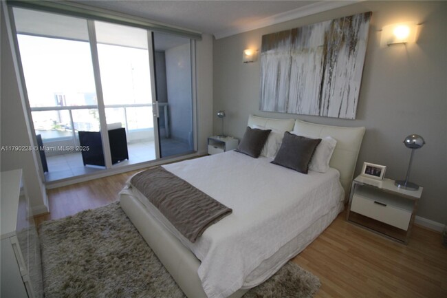 Building Photo - 21205 Yacht Club Dr