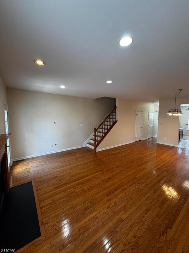 Building Photo - 533 Coventry Dr
