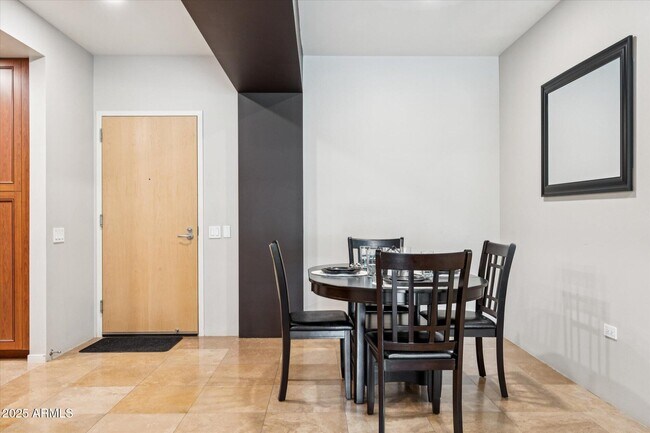 Building Photo - 7161 E Rancho Vista Dr