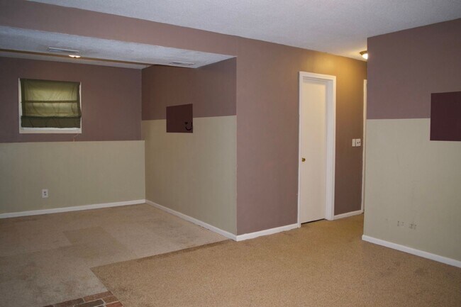 Building Photo - Great 3 Bed 2 Bath House!