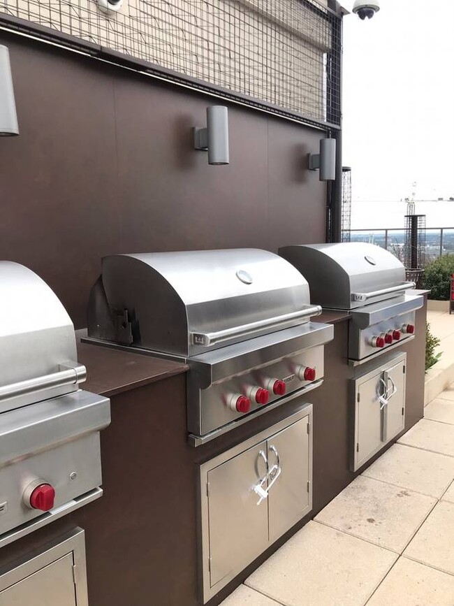 Rooftop grills - 851 N Glebe Rd