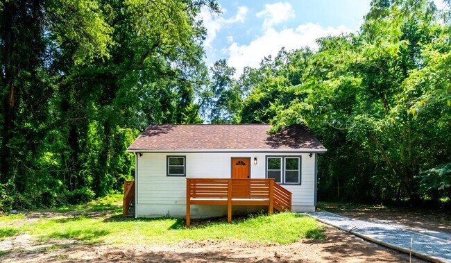 Building Photo - 3822 Bakers Ferry Rd SW