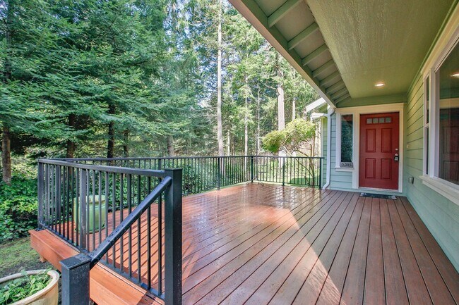 Building Photo - Private Beach Access Comes with This Lovely Freeland Home!