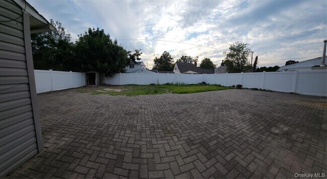 Building Photo - 34 Arch Ln