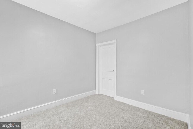 Building Photo - 5249 Delancey St