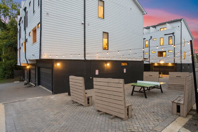 Building Photo - 1708 8th Ave S