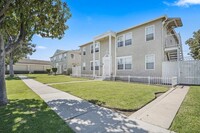 Building Photo - 2 bedroom| 1 bathroom